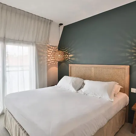 & Les Roches Noires Hotel 3*