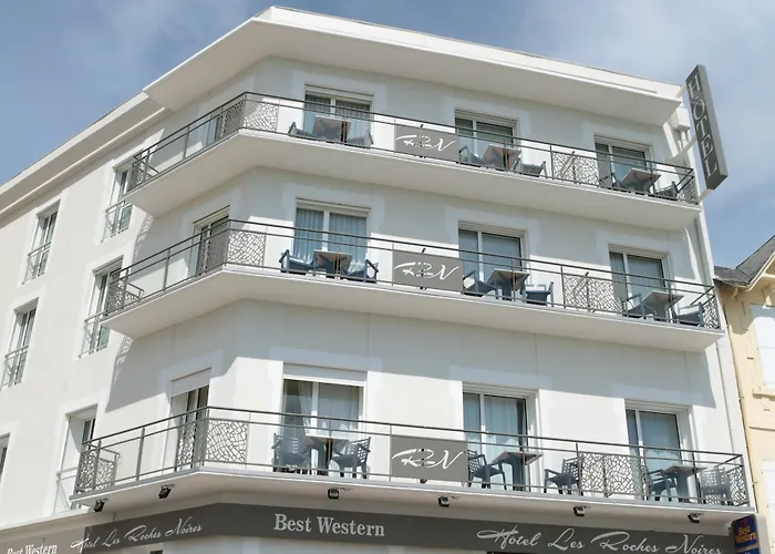 & Les Roches Noires Hotel