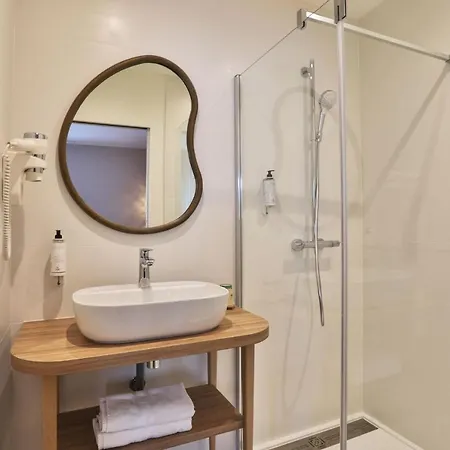 & Les Roches Noires 3*