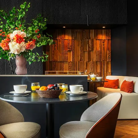 & Les Roches Noires Hotel