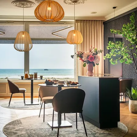 & Les Roches Noires Hotel Les Sables-dʼOlonne