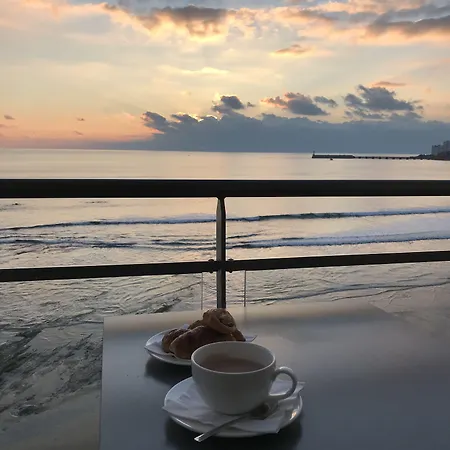 & Les Roches Noires 3* Les Sables-dʼOlonne