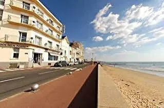 & Les Roches Noires Hotel 3*
