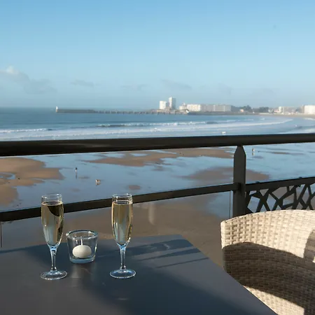& Les Roches Noires Hotel Les Sables-dʼOlonne