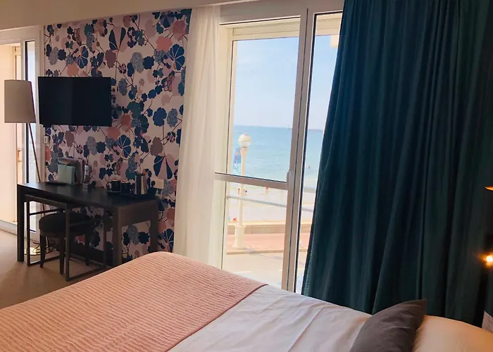 Hotel Hotel&spa Les Roches Noires 3*