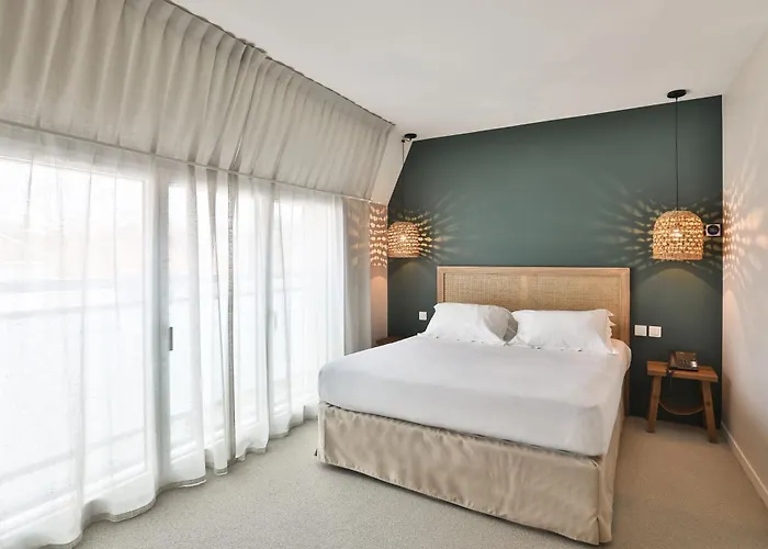 Hotel&spa Les Roches Noires 3*