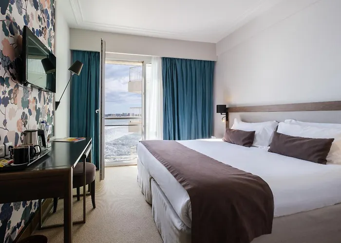 Hotel Hotel&spa Les Roches Noires 3*