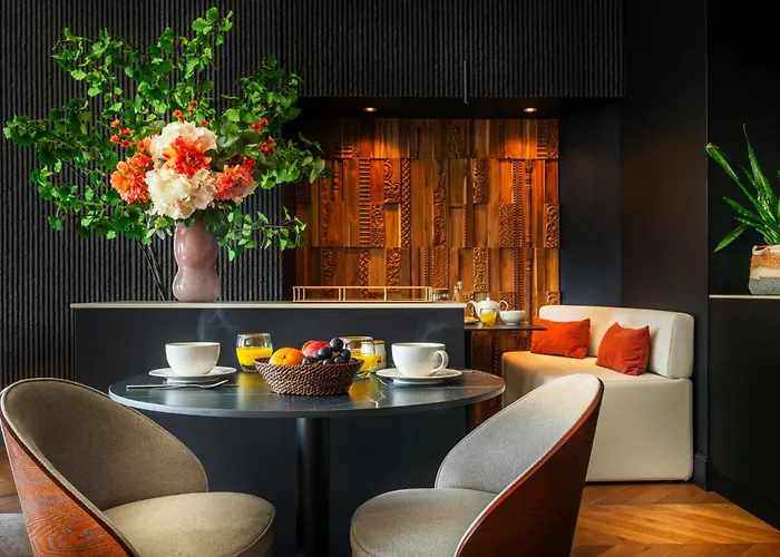 & Les Roches Noires Hotel